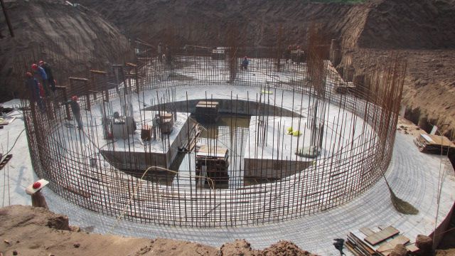 高塔造粒項目基礎(chǔ)工程完工，滑模工程開始